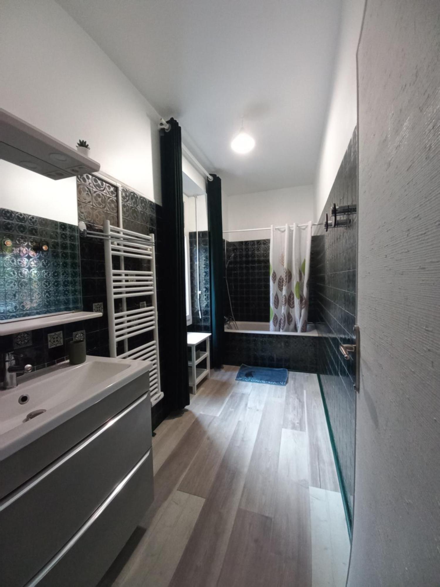 Domaine De Fontsauzine - Gites Et Chambre D'Hotes Genouille  Ngoại thất bức ảnh