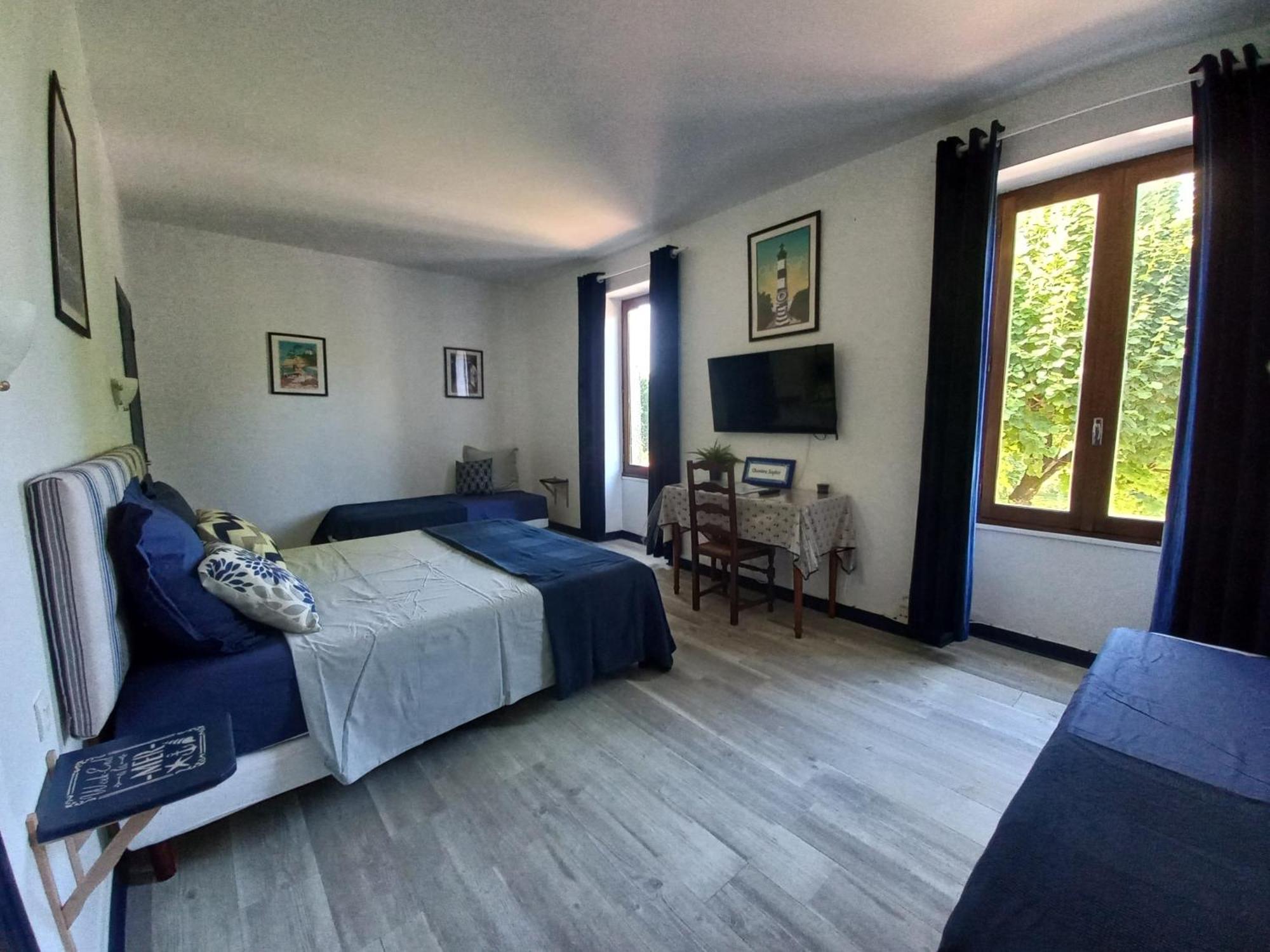 Domaine De Fontsauzine - Gites Et Chambre D'Hotes Genouille  Ngoại thất bức ảnh